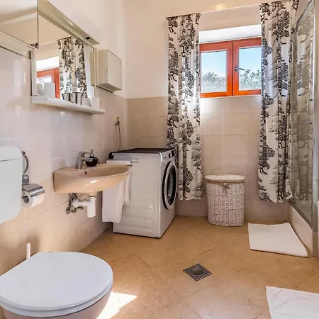 2 Bedroom Lovely In Holiday home *