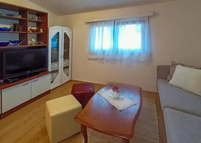 2 Bedroom Lovely In Дом отдыха