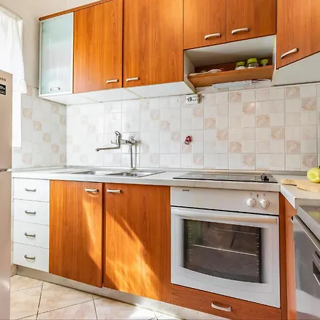 2 Bedroom Lovely In *