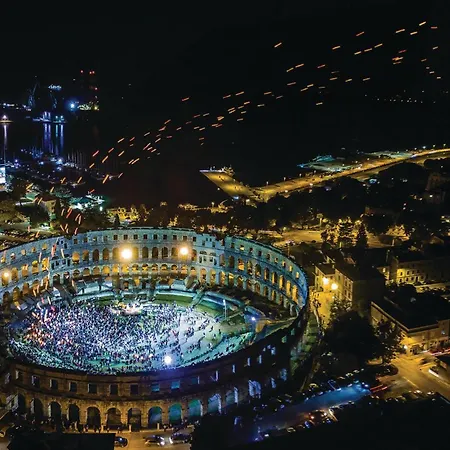 2 Bedroom Lovely In Pula