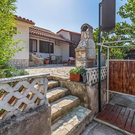 2 Bedroom Lovely In *