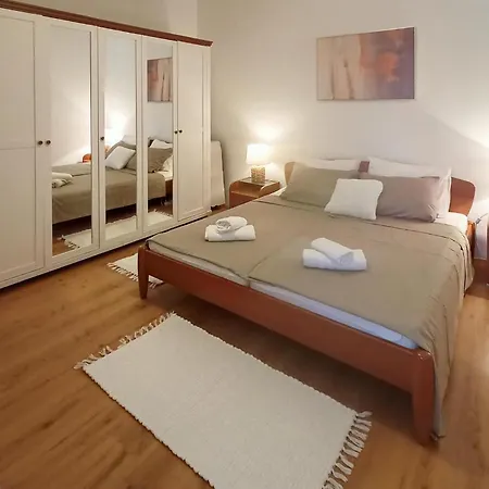 2 Bedroom Lovely In Сasa de vacaciones