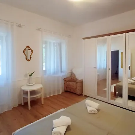 2 Bedroom Lovely In Сasa de vacaciones *