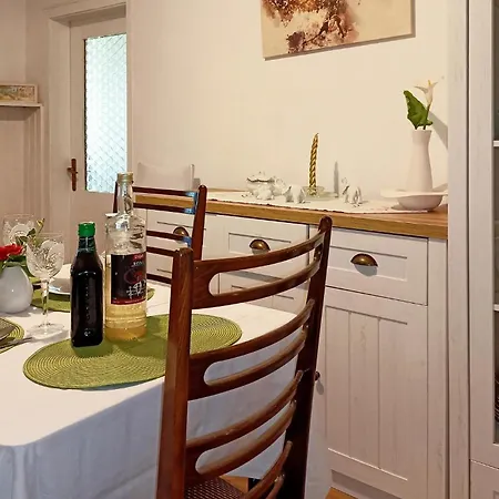 2 Bedroom Lovely In Pula