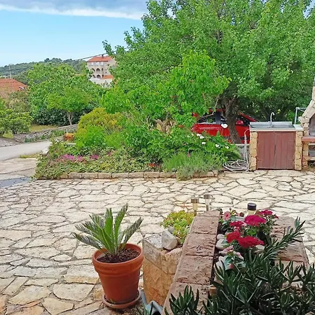 2 Bedroom Lovely In *