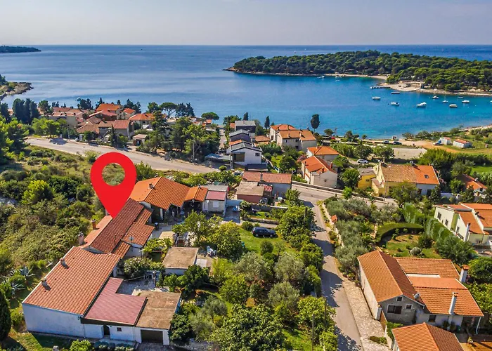 Vikendica 2 Bedroom Lovely In Pula