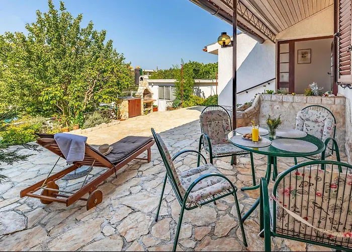 2 Bedroom Lovely In Vakantiehuis