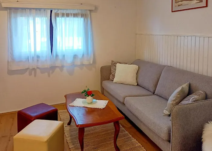 Vakantiehuis 2 Bedroom Lovely In