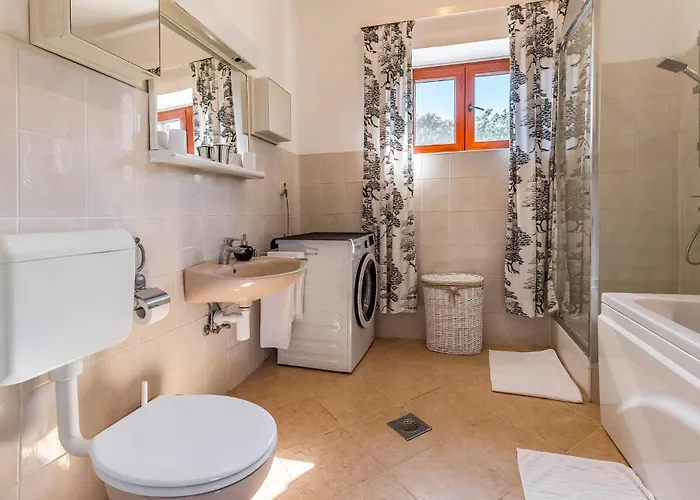 2 Bedroom Lovely In Dom wakacyjny *